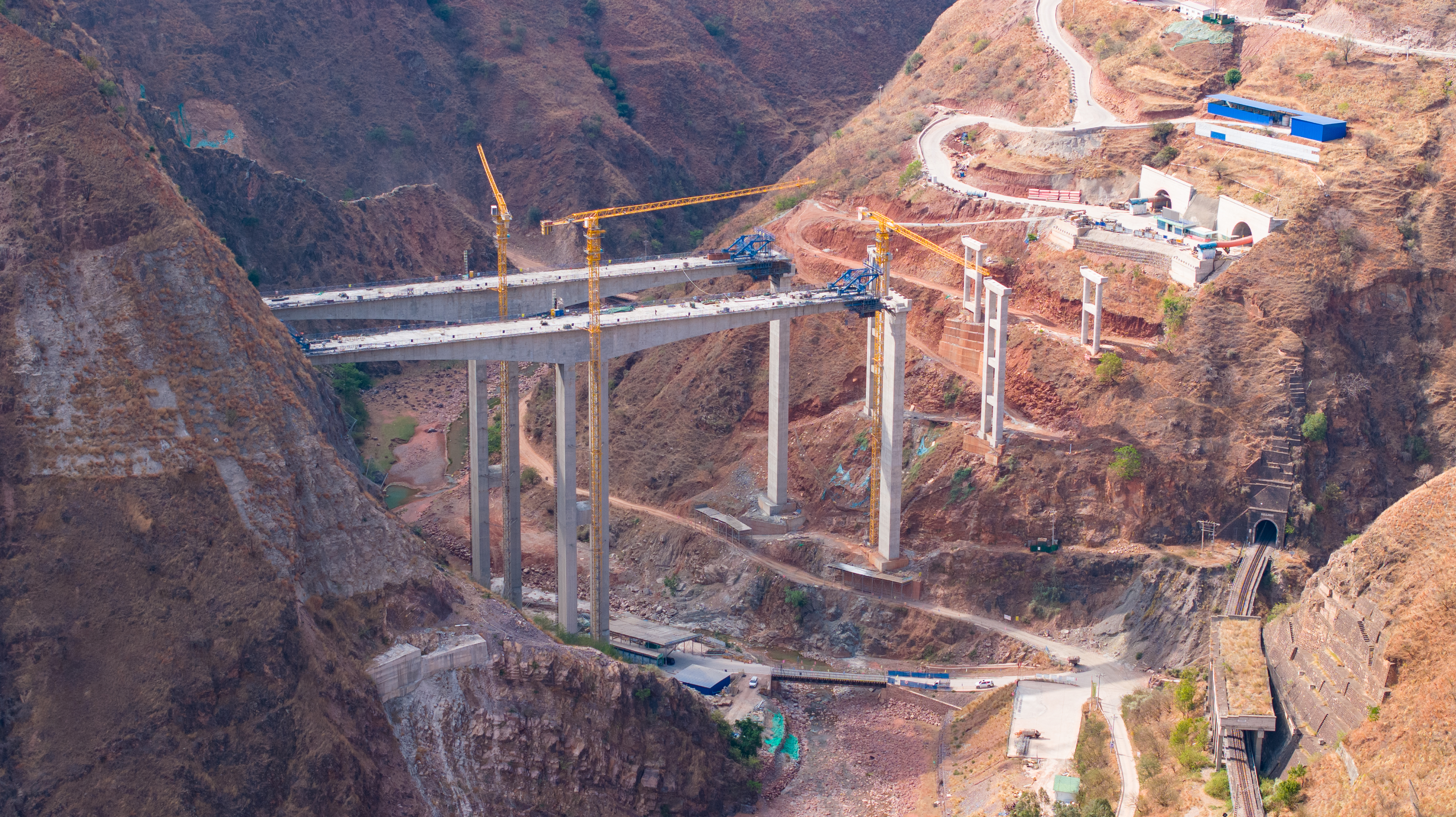 好消息！公路建設公司榮獲2024年度工程建設行業(yè)信息化典型案...